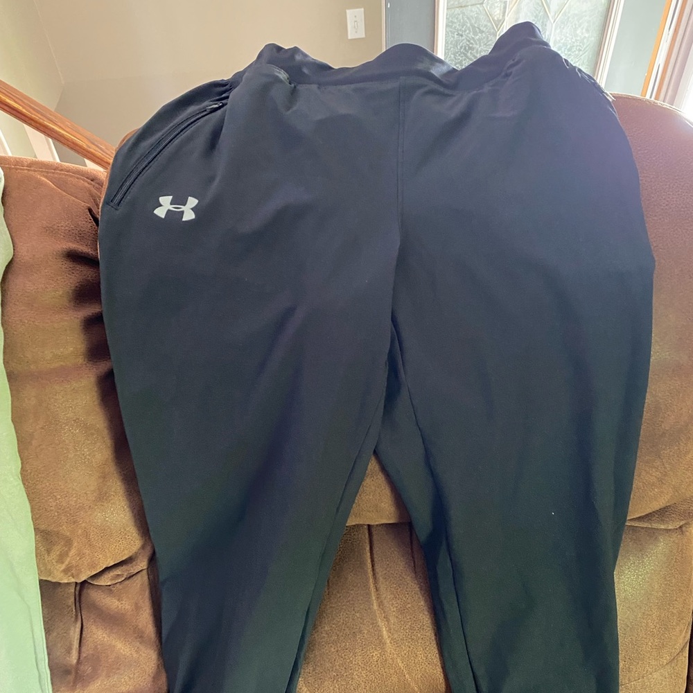Ladies Under Armour pants heat gear
